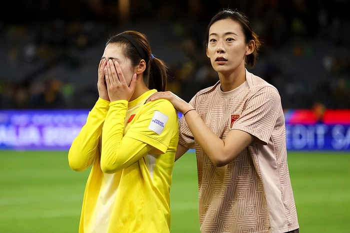 27岁女足国门再度失误，